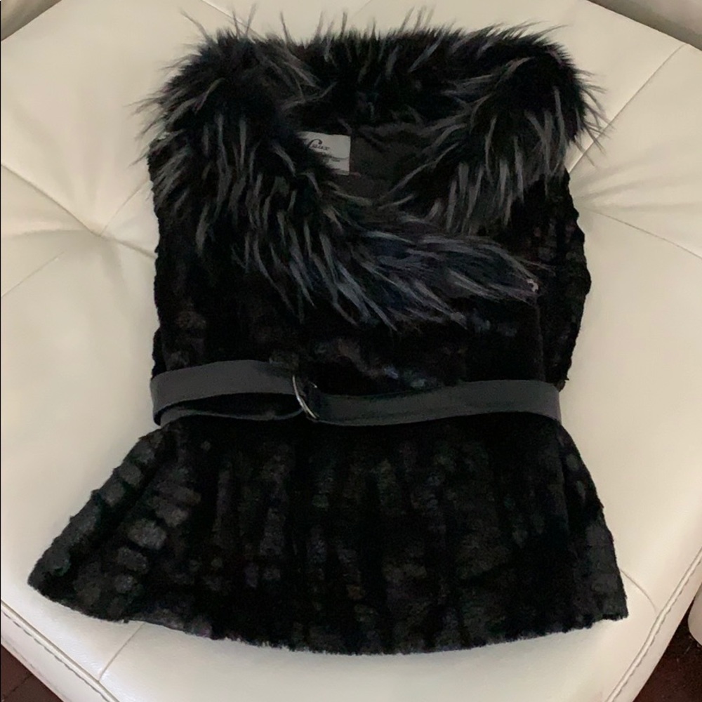 Vest - Picture 1 of 4